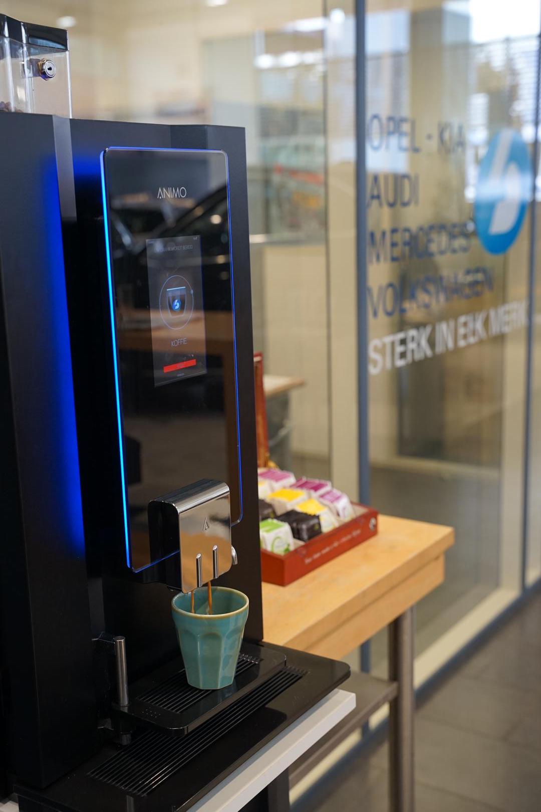 terwijl u wacht in onze wachtruimte, kunt u genieten van een kopje koffie of thee